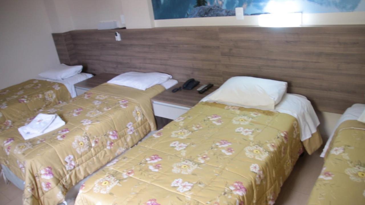 Hotel Oly Plaza ปีราซิกาบา ภายนอก รูปภาพ