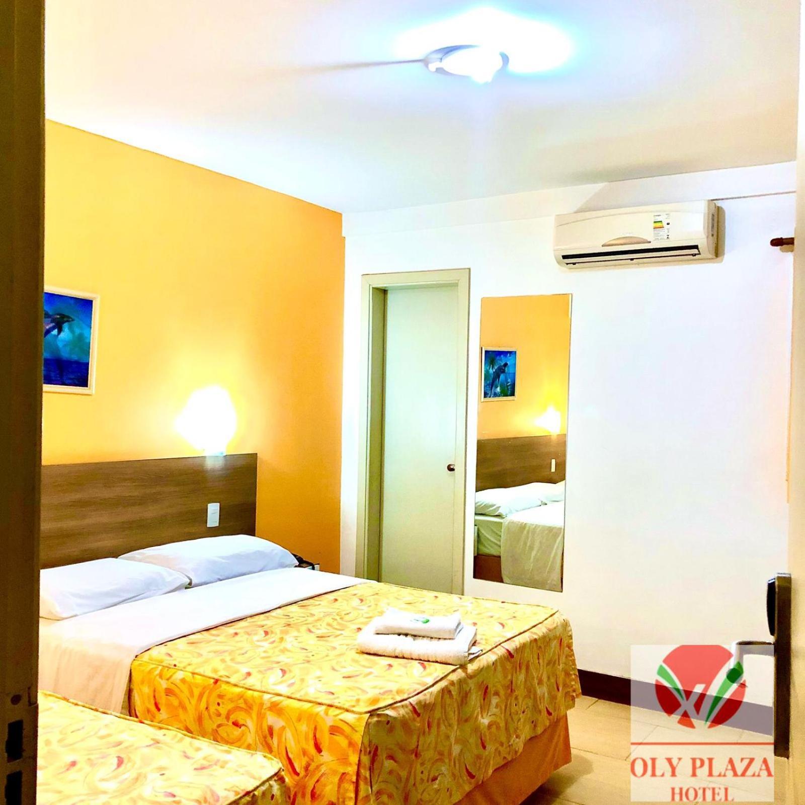 Hotel Oly Plaza ปีราซิกาบา ภายนอก รูปภาพ