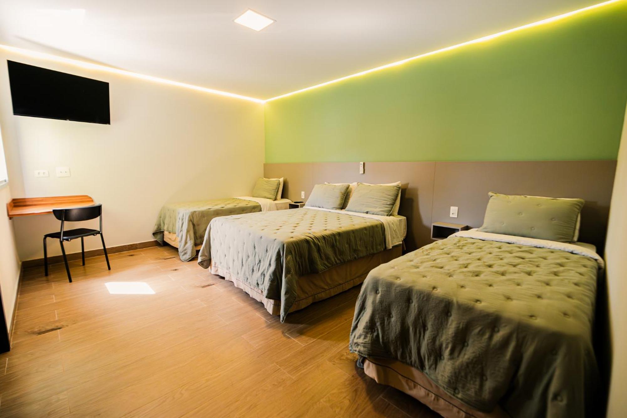 Hotel Oly Plaza ปีราซิกาบา ภายนอก รูปภาพ