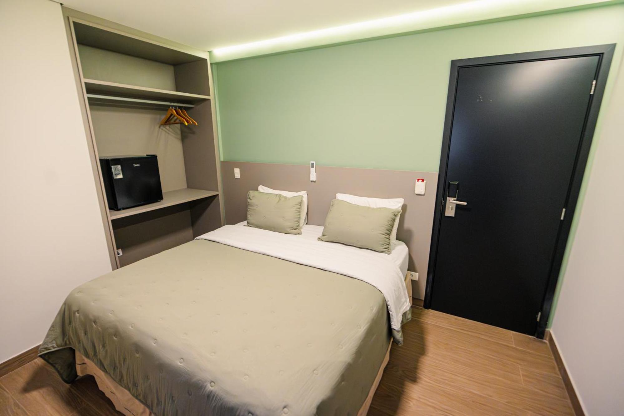 Hotel Oly Plaza ปีราซิกาบา ภายนอก รูปภาพ