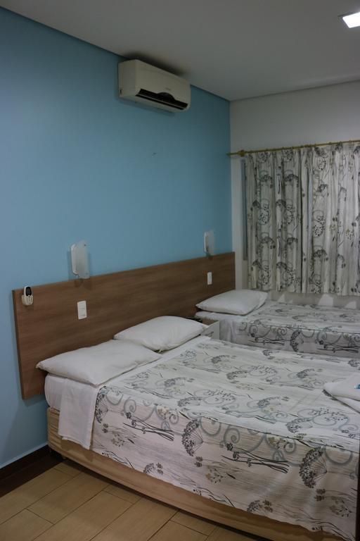 Hotel Oly Plaza ปีราซิกาบา ภายนอก รูปภาพ